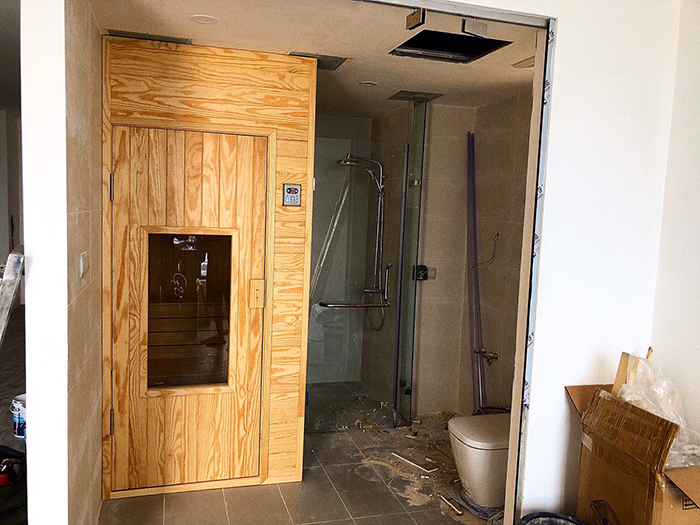 Phòng xông hơi khô được lắp đặt hoàn toàn bằng gỗ thông nguyên khối